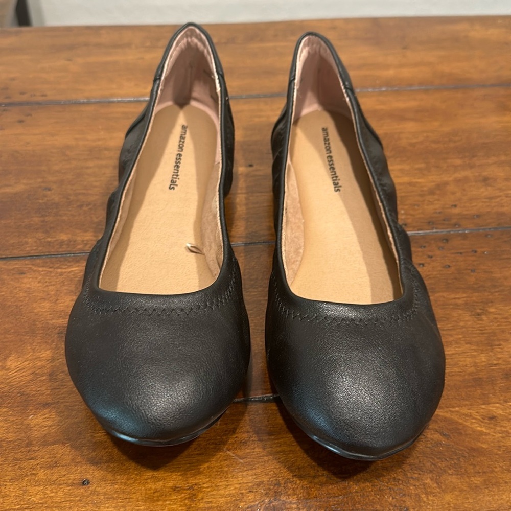Amazon Essentials ballet flats